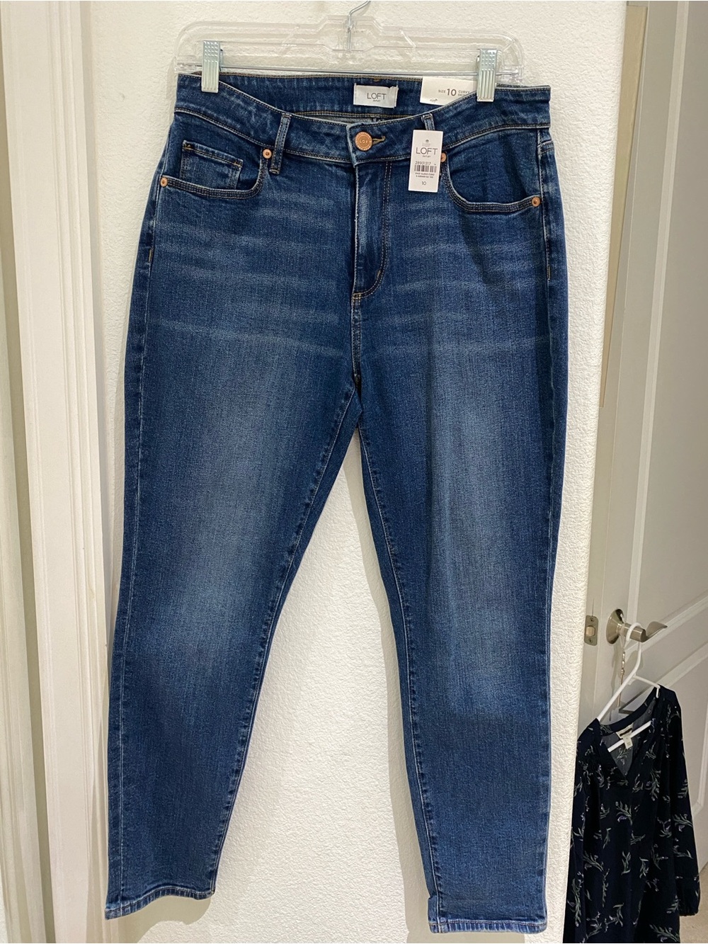 LOFT Outlet Curvy Skinny Jeans Medium Blue Wash - Size 10 - Style 528569 - NWT